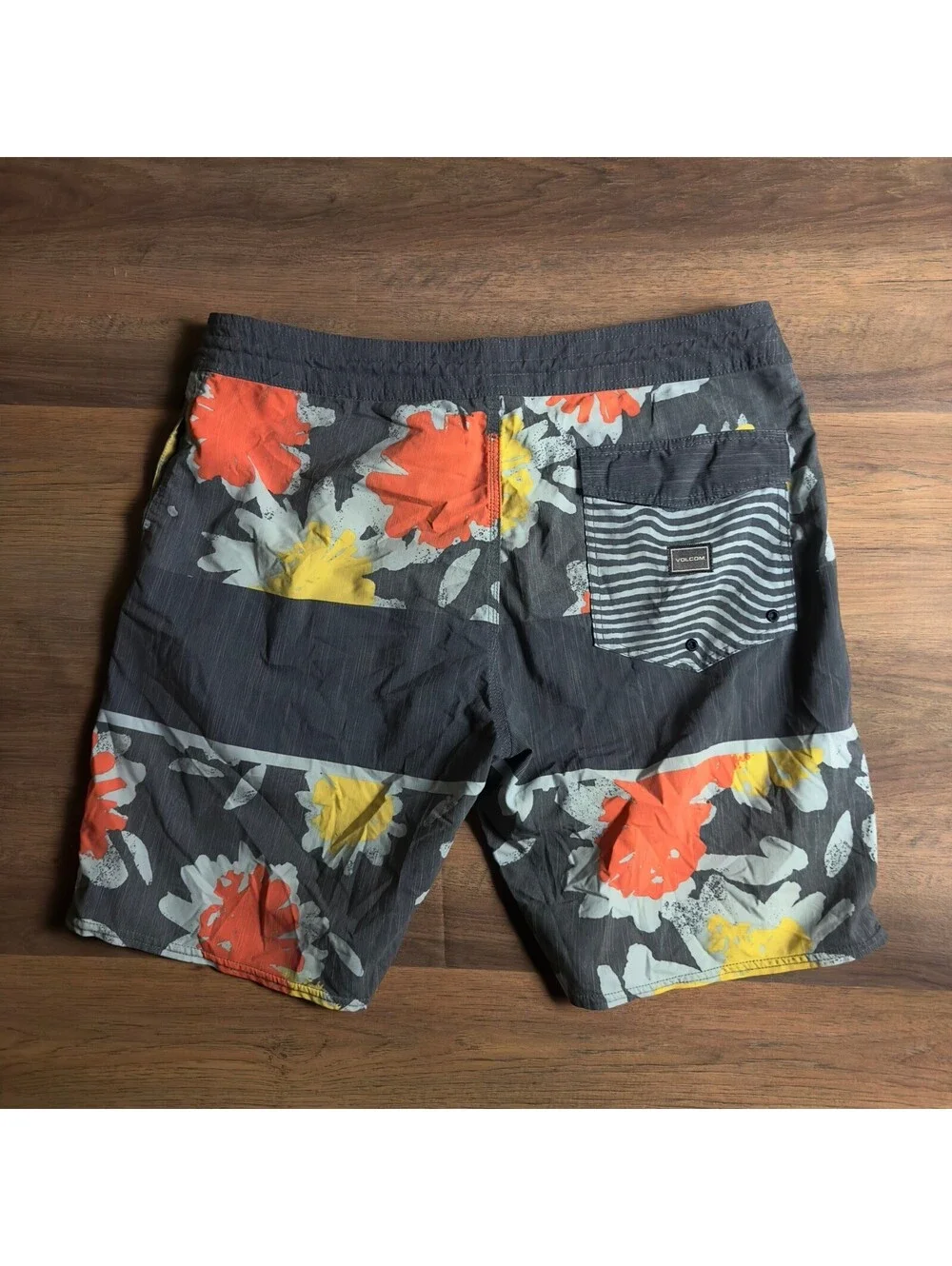 Volcom Stoneys Board Shorts Mens 36 Charcoal Gray Floral